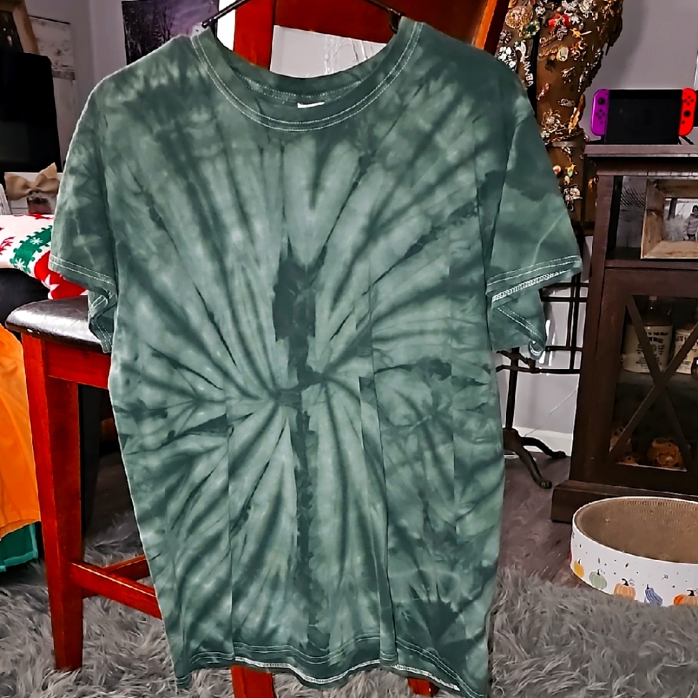 Colortone Womens Tie Dye green T-shirt!! Size Large. Gorgeous